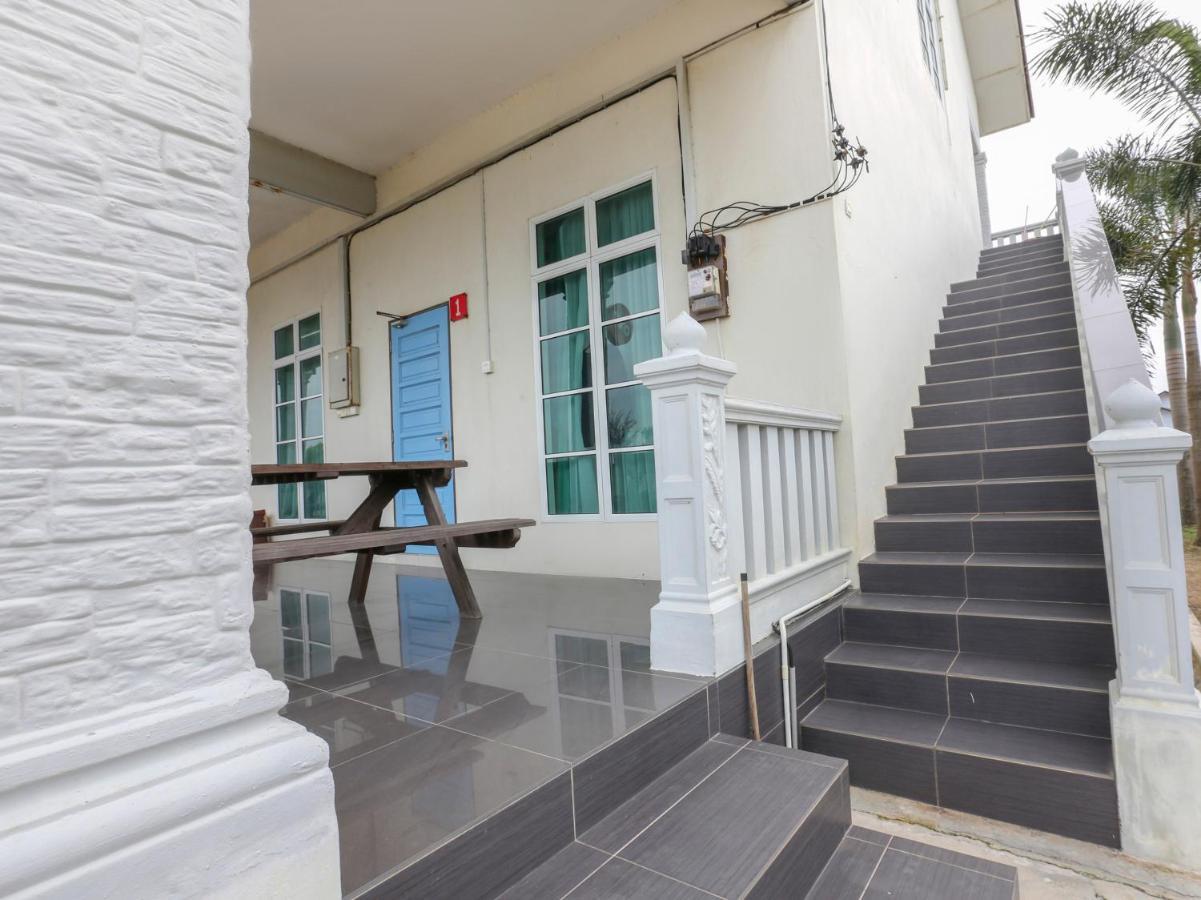 Oyo 90135 Saujana Villa Cherok Paloh Kuantan Exterior foto